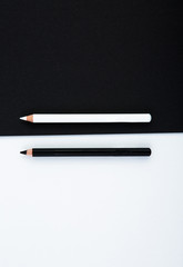 black end white eyeliner pencils