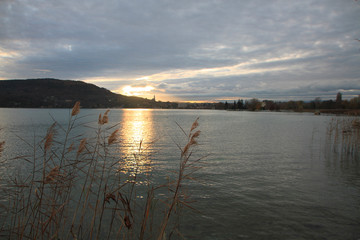 Crépuscule sur le lac d'Annecy