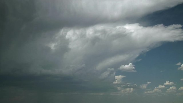 Clouds Grow into Thunderstorms