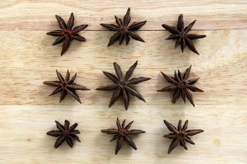 Nine stars of anise on the rows.