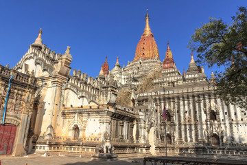Fototapeta na wymiar Ananda Pagoda