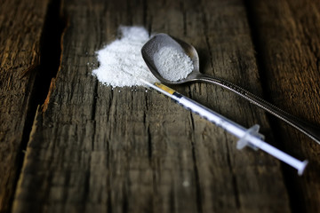 cocain drug syringe spoon