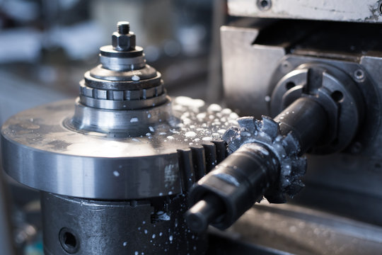 Metalworking industry, tooth gear wheel machining by hob cutter mill tool