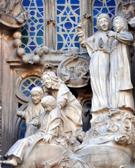 Naklejka premium Szene an der Geburtsfassade der Sagrada Familia