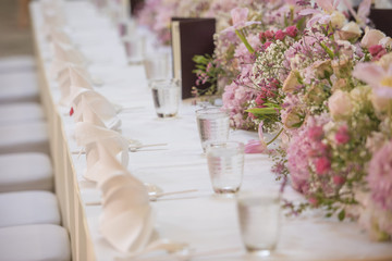 The elegant dinner table.