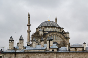Fototapeta na wymiar View of the mosque, the mosque of Beyazit in Istanbul, Turkey cloudy winter day