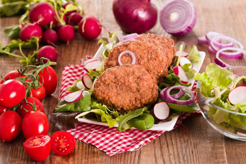 Meatballs with salad. 