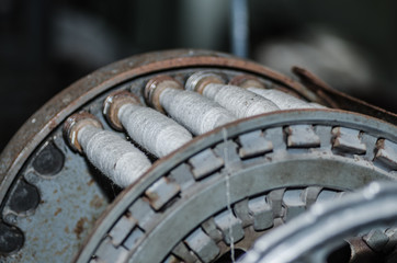 viele spindeln auf maschine