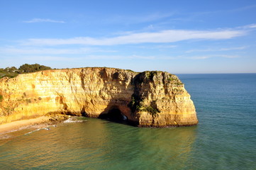 Obraz na płótnie Canvas Steilküste der Algarve