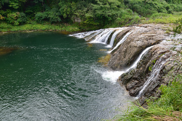 横長の滝