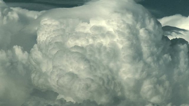 Serious Updrafts in Growing Storm Cloud