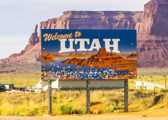 utah,07/09/16:welcome to Utah  sign with mountain background on