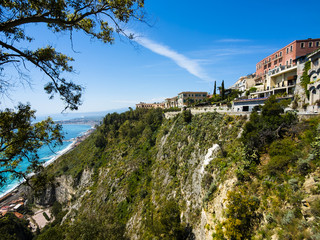 Fototapeta na wymiar Blick auf die Küste von Taormina, Taomina, Sizilien, Italien