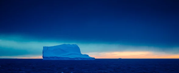 Fototapete Rund Eisberg in der Antarktis © Bloody Orange