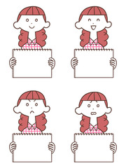 ホワイトボードを持つ赤毛の女性
