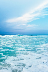 Obraz na płótnie Canvas blue ocean foam
