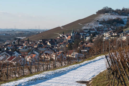 Weinort Grunbach im Winter mit Schnee