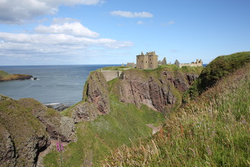 Fototapeta na wymiar Dunnottar Castle on the coast in Scotland