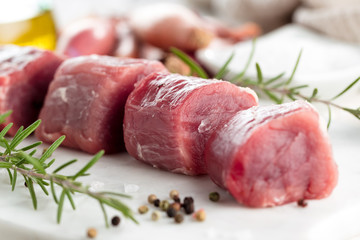 Schweinefilet medaillons (roh)