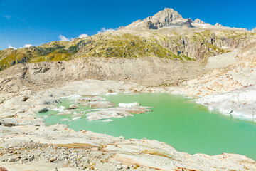 Fototapeta na wymiar view of rhone glacier und glacier lake