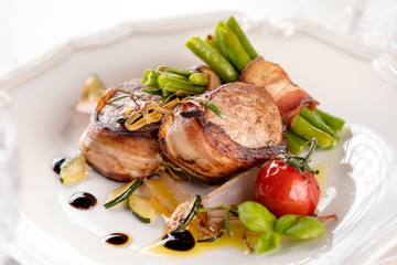 Schweinefilet in speckmantel (gourmet gericht)
