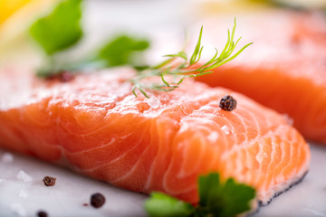 Frische bio Lachsfilet gericht