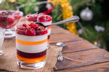 Zelfklevend Fotobehang Layered jelly dessert with strawberries © maryviolet