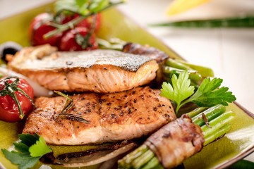 Frische bio Lachsfilet gericht