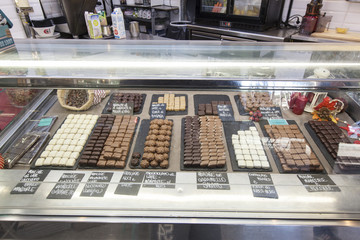 dessert, food, italian, sweet, gourmet, background, cream, white, cake, fresh, restaurant, cuisine, traditional, chocolate, delicious, sugar, pastry, tasty, italy