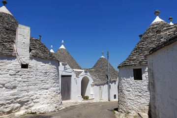 Fototapeta na wymiar Traditional trulli houses in Alberobello, Puglia