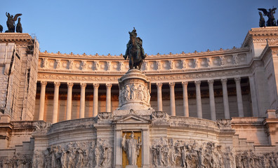 Obraz premium Vittorio Emanuele II Monument Front Facade Tomb of Unknown Soldi