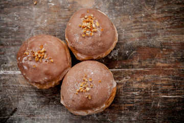 Pączki z lukrem