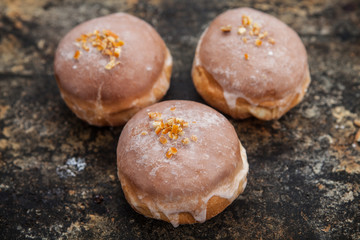 Pączki z lukrem