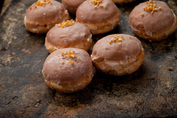 Pączki z lukrem