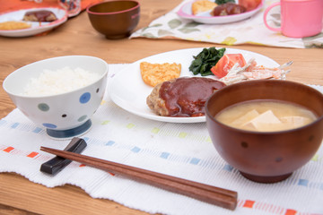 家庭のハンバーグ