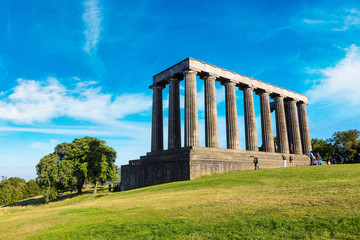 Fototapeta na wymiar National Monument in Edinburgh