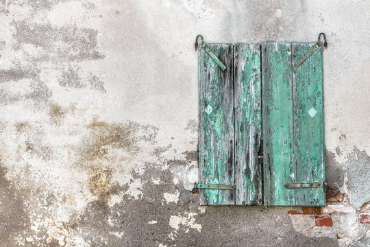 Old green window - Powered by Adobe