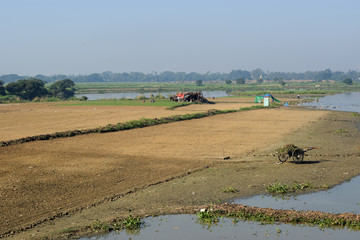 Fototapeta premium Taungthaman Lake Near Amarapura, Myanmar