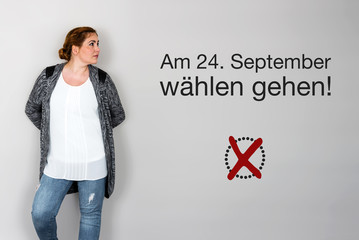Frau mit Aufruf zum wählen gehen für Bundestagswahl Deutschlan