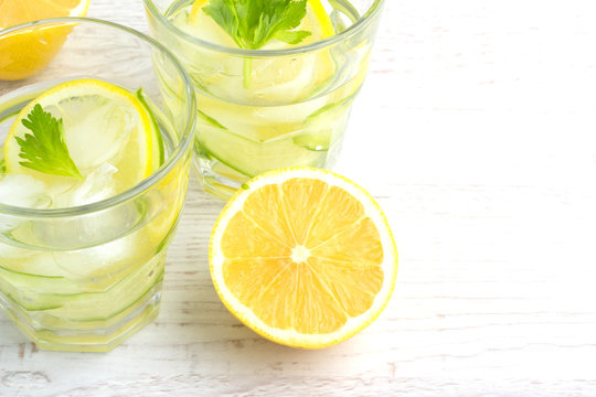 Water With Cucumber, Lemon And Ice