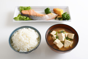 美味しそうな和風定食