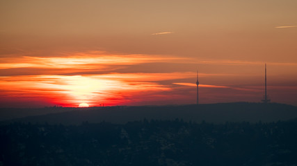 Fototapeta na wymiar Stutgarter Fernsehturm im Sonnenuntergang