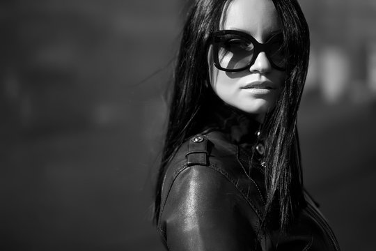 Fototapeta Beautiful and Fashionable woman black and white photo 
