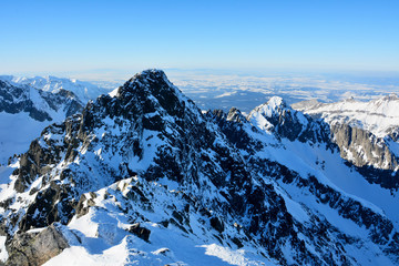 Tatra Mountains. Fot. Konrad Filip Komarnicki / EAST NEWS Slowacja 15.02.2015 Widok z Lomnicy na Durny Szczyt, Babia Gore i Tatry Bielskie.