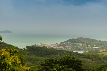 Obraz premium Beautiful view from Khao-Khad Views Tower, tourists can enjoy the 360-degree view such as Chalong bay, Panwa cape, Sire island, Bon island, tiny and large islands around Phuket including Phuket city.