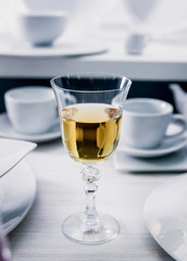 White wine in a glass.