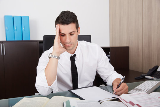 Portrait frustrated young businessman