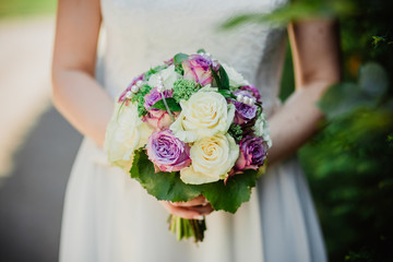 Obraz na płótnie Canvas Flowers wedding bride rings bouquet