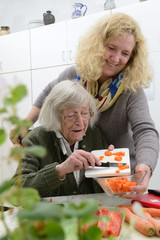 Senioren H&auml;usliche Altenpflege Gemeinsam Kochen