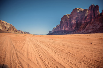Fototapeta na wymiar amazing mountains in desert of Wadi Rum, Petra, Jordan.